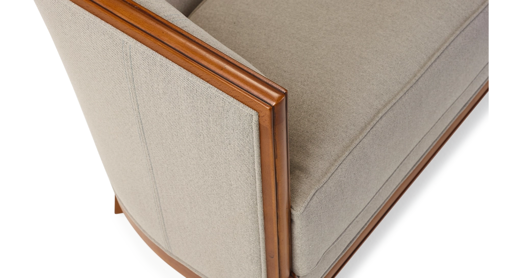 Canapé ancien 3 places accoudoirs moulurés bois teinte ancienne et tissu beige naturel