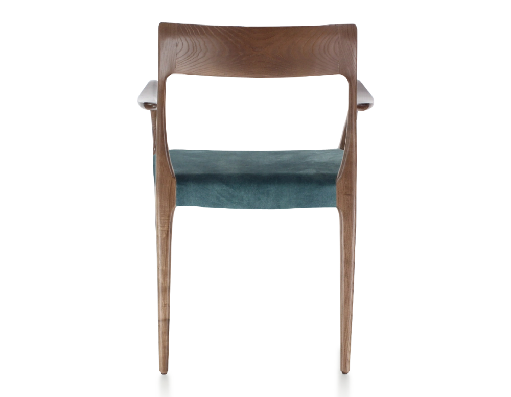 Chaise scandinave avec accoudoirs bois teinte marron foncé assise tissu velours bleu pétrole