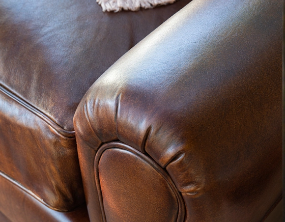 Fauteuil club cuir marron soutenu