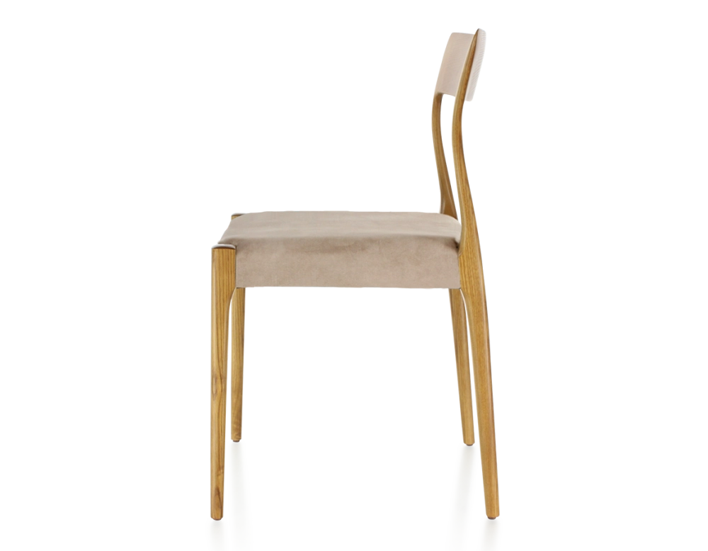 Chaise scandinave bois teinte merisier assise tissu velours taupe clair
