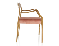 Chaise scandinave avec accoudoirs bois teinte merisier assise tissu velours rose pâle