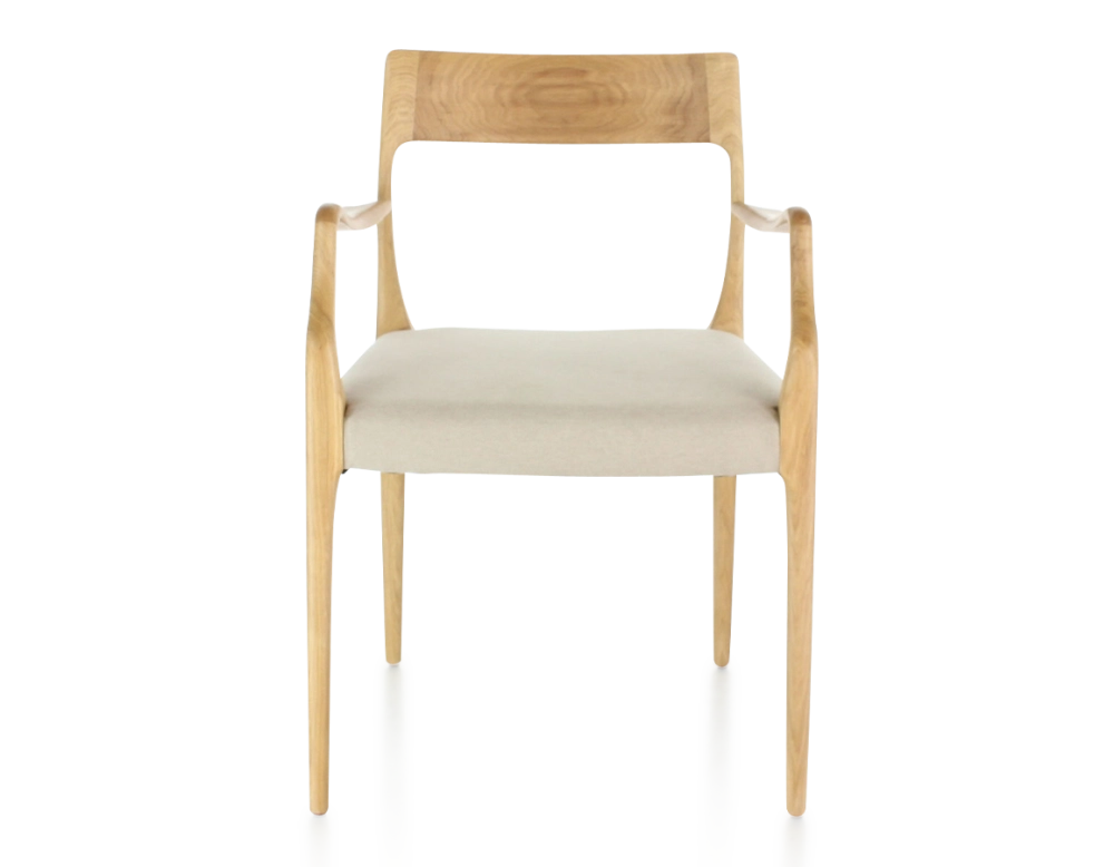 Chaise scandinave avec accoudoirs bois teinte naturelle assise tissu camel