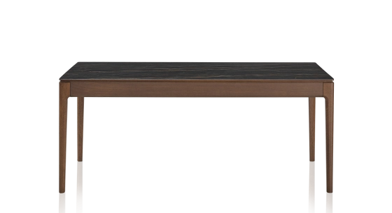 Table salle à manger en chêne et céramique 6 personnes avec bois teinte marron foncé et plateau céramique effet marbre noir 160x100 cm