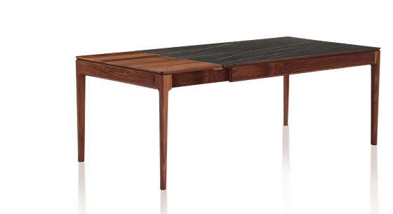 Table extensible 6 à 10 personnes en noyer et céramique allonges bois avec bois teinte naturelle et plateau céramique effet marbre noir 160x100 cm