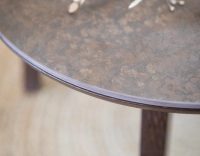 Table basse ovale en chêne et céramique avec bois teinte marron foncé plateau céramique brun oxydé 100x60 cm