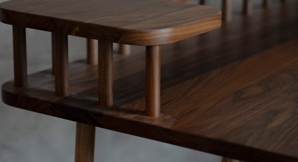 Bureau design en noyer l150 cm