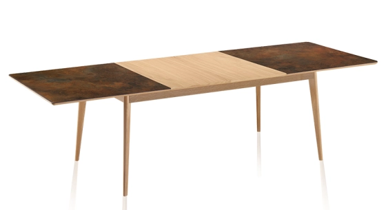 Table extensible 8 à 12 personnes en chêne et céramique allonges bois avec bois teinte naturelle et plateau céramique brun oxydé 180x100 cm