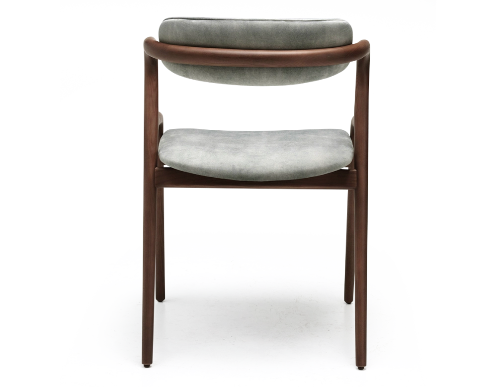 Silla escandinava madera tinte nogal asiento tejido terciopelo gris azul