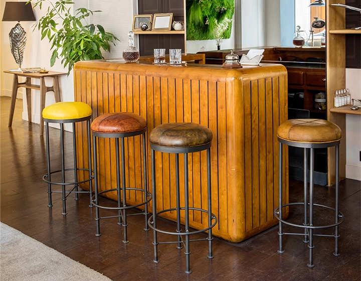 Taburete de bar vintage de piel coñac