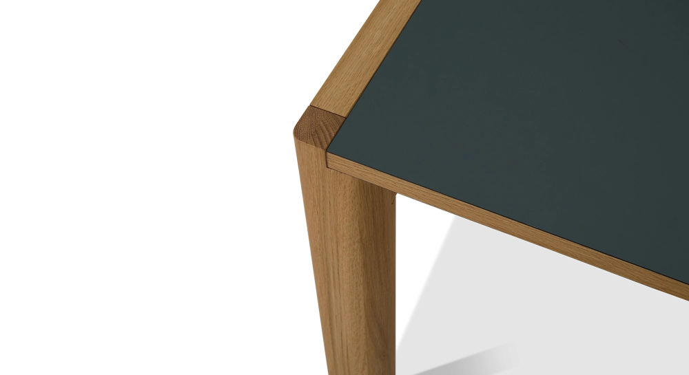 Bureau bench 2 postes chêne teinte naturelle plateau fenix vert foncé 140x160