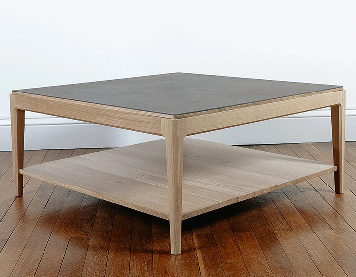 Mesa de centro cuadrada de roble y cerámica con estante en madera tinte natural tablero cerámico marrón oxidado 100x100 cm