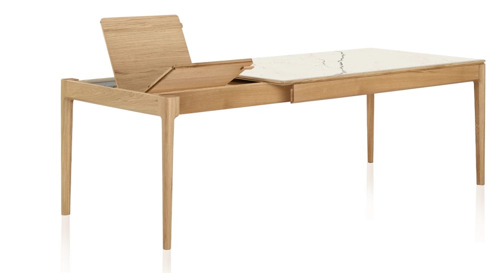 Mesa extensible de 6 a 10 personas de roble y cerámica con extensiones de madera con madera de tinte natural y tablero cerámico efecto mármol blanco 140x90 cm