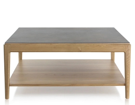 Table basse carrée en chêne et céramique avec tablette en bois teinte naturelle plateau céramique brun oxydé 100x100 cm