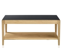 Mesa de centro rectangular de roble y cerámica con estante en madera tinte natural tablero cerámico negro liso 100x50 cm