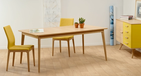 Table salle à manger 8 personnes en chêne teinte naturelle plateau bois 210x100 cm