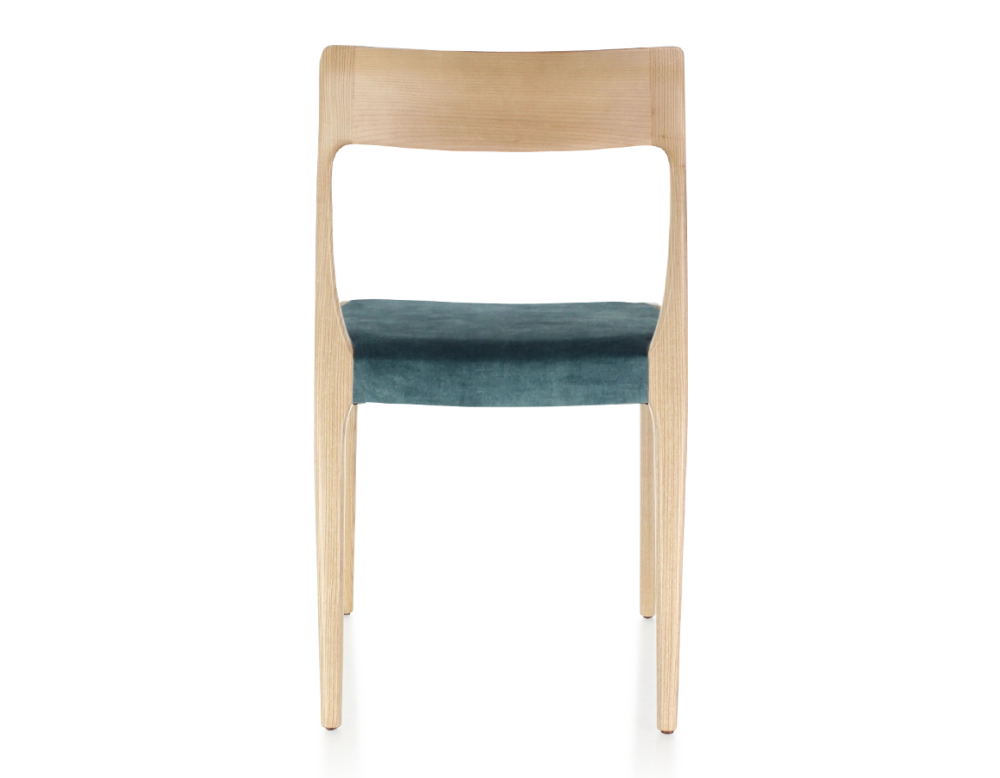Chaise scandinave bois teinte naturelle assise tissu velours bleu pétrole