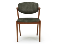 Chaise scandinave bois teinte merisier assise tissu velours vert forêt