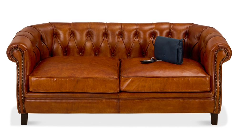 Canapé Chesterfield cuir 2 places marron clair accoudoirs cloutés