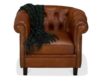 Fauteuil chesterfield cuir marron clair accoudoirs cloutés