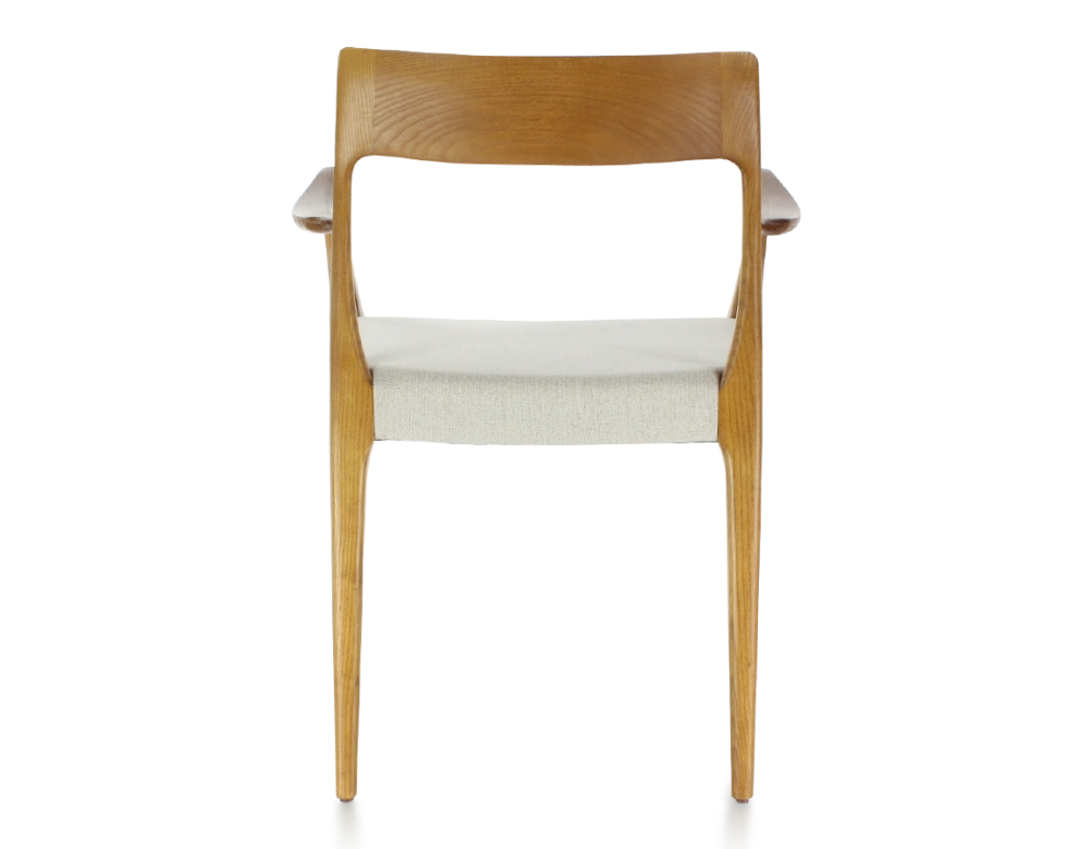 Chaise scandinave avec accoudoirs bois teinte merisier assise tissu beige naturel