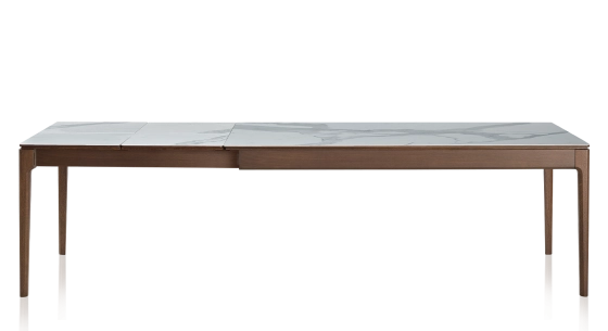 Table extensible 8 à 12 personnes en chêne et céramique allonges céramique avec bois teinte marron foncé et plateau et allonges céramique effet marbre blanc 210x100 cm