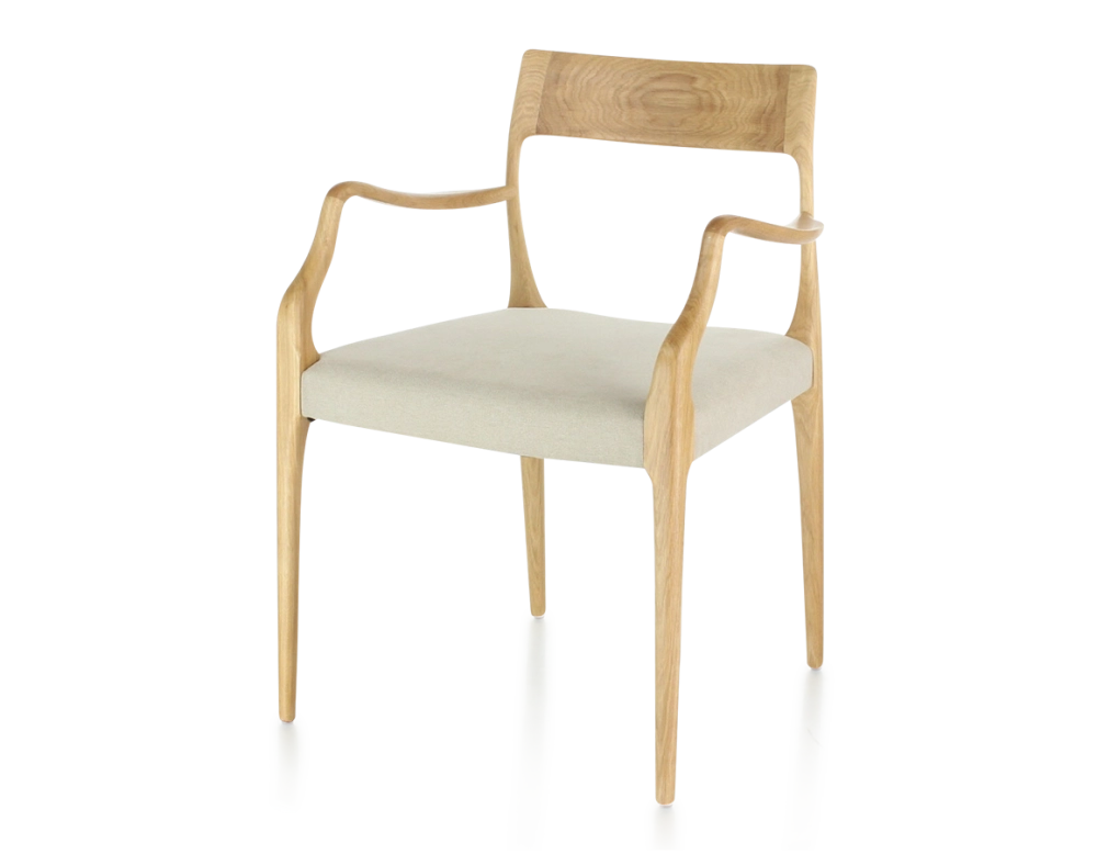 Chaise scandinave avec accoudoirs bois teinte naturelle assise tissu camel