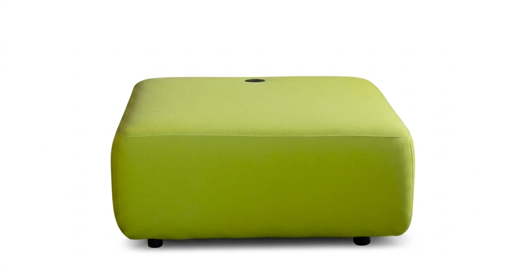 Pouf en tissu vert anis