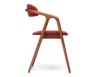 Chaise scandinave bois teinte merisier assise tissu beige orange brulé