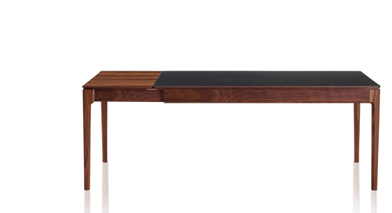 Table extensible 8 à 12 personnes en noyer et céramique allonges bois avec bois teinte naturelle et plateau céramique noir unie 210x100 cm