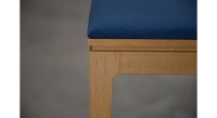 Tabouret de bar design H65 cm bois teinte naturelle assise tissu bleu
