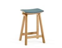 Tabouret de bar en chêne tapissé H60 cm bois teinte naturelle assise tissu bleu océan