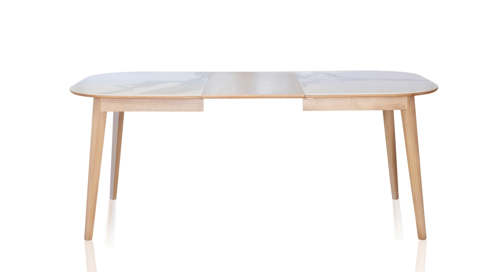 Mesa extensible de 6 a 10 personas de roble y cerámica con extensiones de madera con madera de tinte natural y tablero cerámico efecto mármol blanco 140x90 cm
