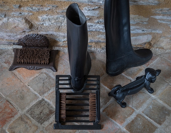Gratte pieds en fonte teckel