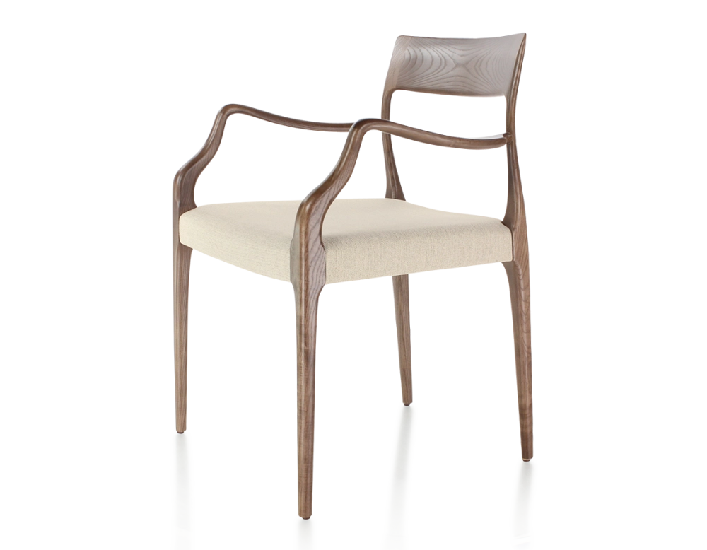 Chaise scandinave avec accoudoirs bois teinte marron foncé assise tissu camel