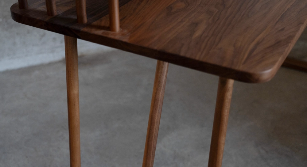 Bureau design en noyer l150 cm