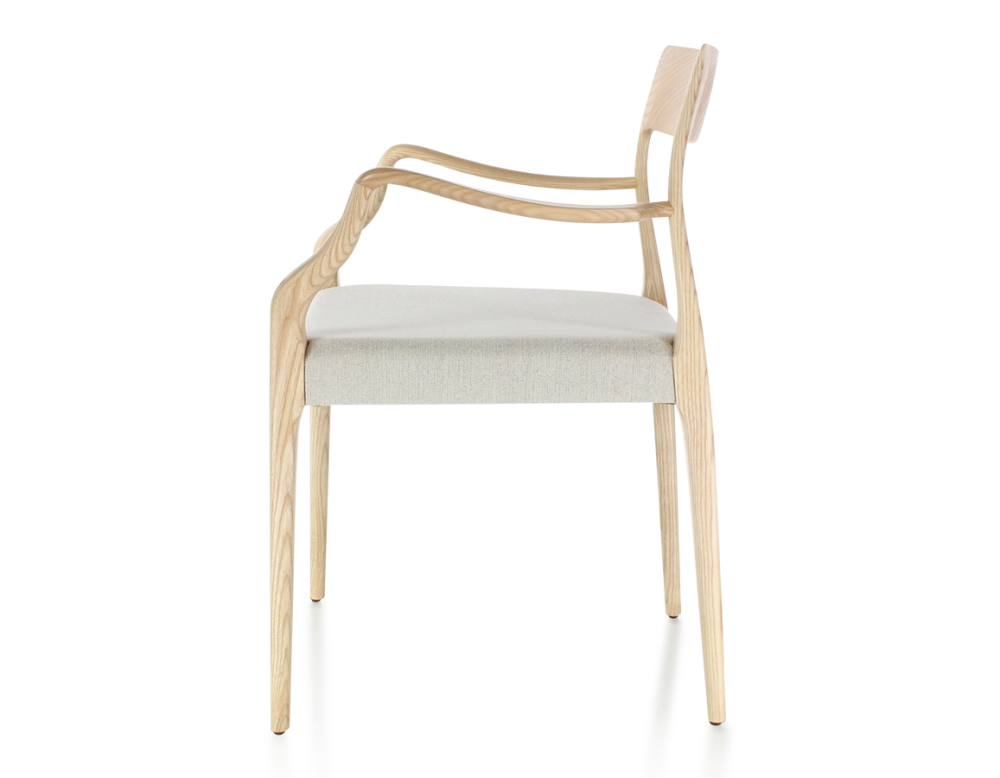Chaise scandinave avec accoudoirs bois teinte naturelle assise tissu beige naturel