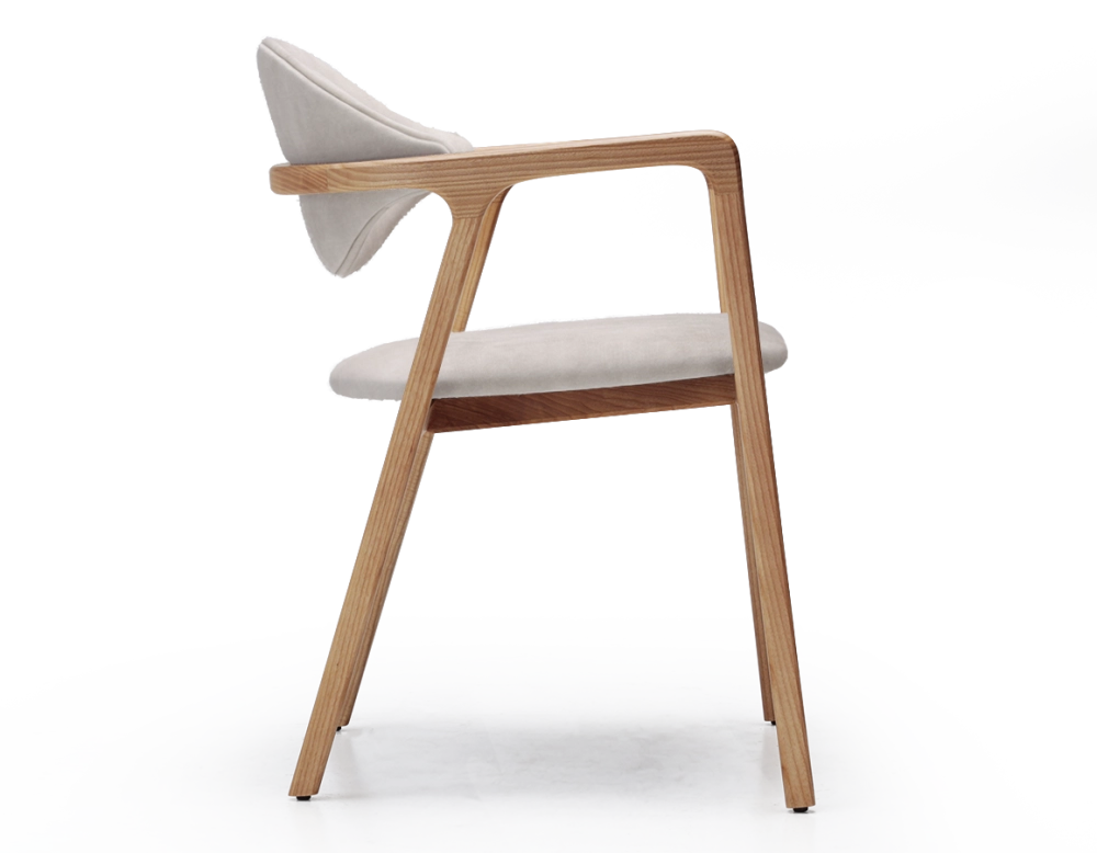Chaise design avec accoudoirs bois teinte naturelle et tissu velours sable
