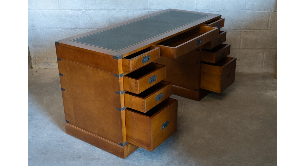 Bureau marine double caissons 9 tiroirs bois teinte merisier et cuir vert