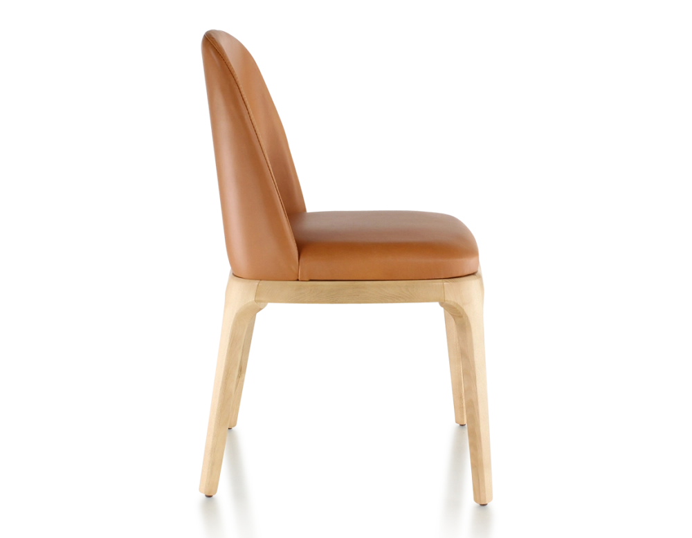 Chaise design bois teinte naturelle et cuir caramel