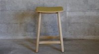 Taburete de bar de roble tapizado H60 cm madera tinte natural asiento tejido jaspeado amarillo
