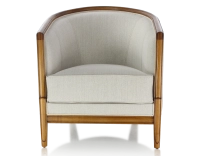 Sillón antiguo con reposabrazos moldurados madera con tinte envejecido y tejido beige natural