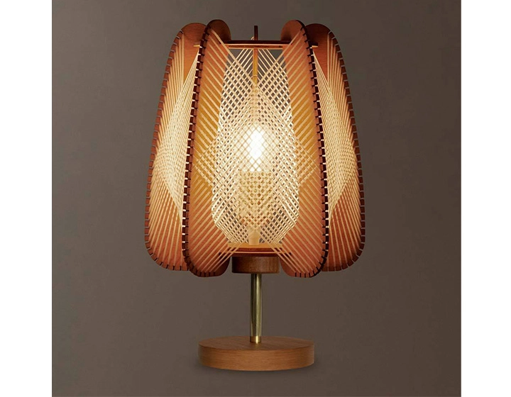 Lampe sur pied en bois et fil de coton tressage croisé