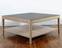 Mesa de centro cuadrada de roble y cerámica con estante en madera tinte natural tablero cerámico marrón oxidado 100x100 cm