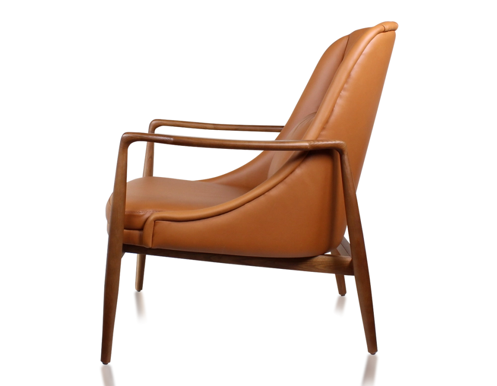 Fauteuil design bois teinte merisier et cuir caramel