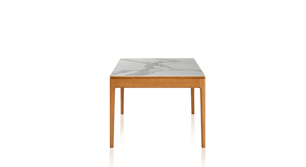 Table extensible 6 à 10 personnes en chêne et céramique allonges bois avec bois teinte merisier et plateau céramique effet marbre blanc 160x100 cm