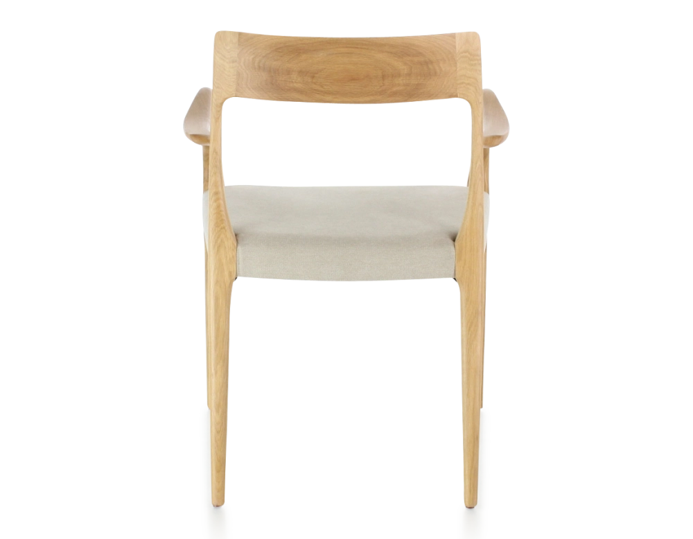 Chaise scandinave avec accoudoirs bois teinte naturelle assise tissu camel