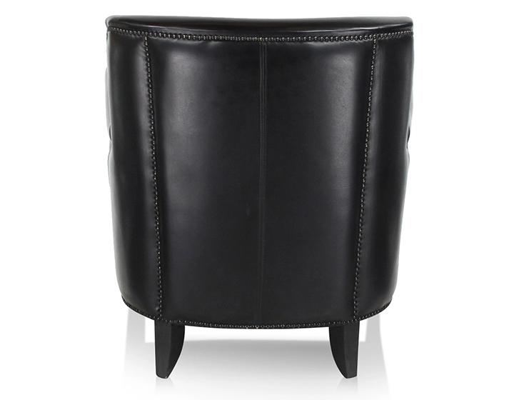 Sillón club de piel negro reposabrazos con tachuelas
