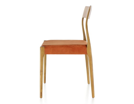 Chaise scandinave bois teinte merisier assise tissu velours terracotta