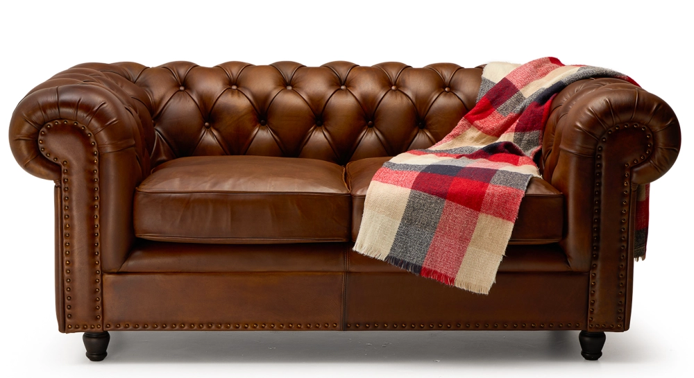 Canapé Chesterfield cuir 2 places marron vintage accoudoirs cloutés