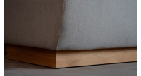 Banquette socle en chêne naturelle assise tissu beige naturel